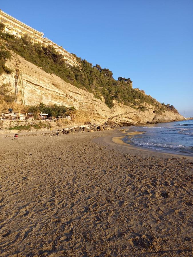 Sea And Monaco Charme View On The Beach Ventimiglia Esterno foto