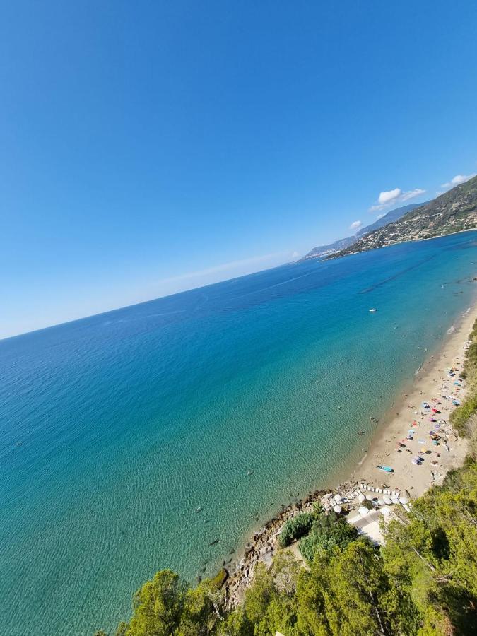 Sea And Monaco Charme View On The Beach Ventimiglia Esterno foto